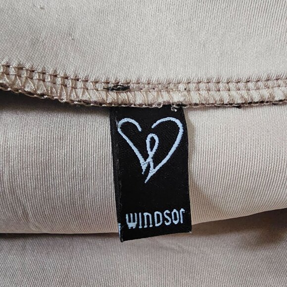 Mini Scuba Material Skirt. Lace Look, Back Zipper Closure, Size M - Picture 4 of 9